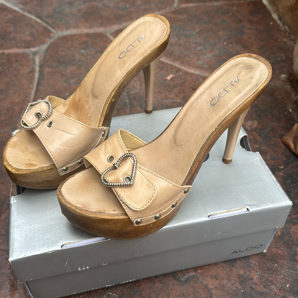 Aldo's Vintage Y2K and Rare Leather and Wooden Stilettos with Heart Buckle